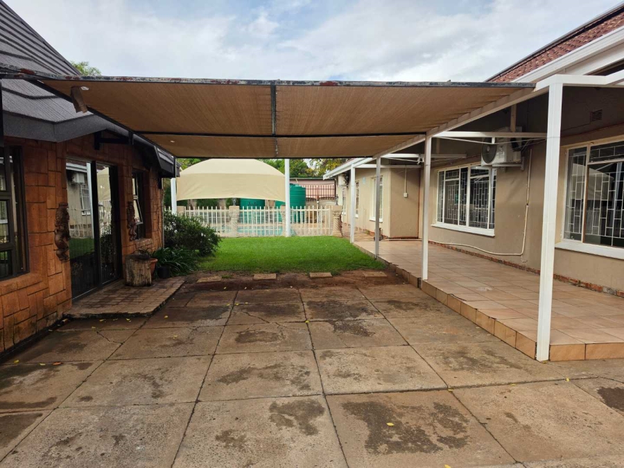 3 Bedroom Property for Sale in Rhodesdene Northern Cape